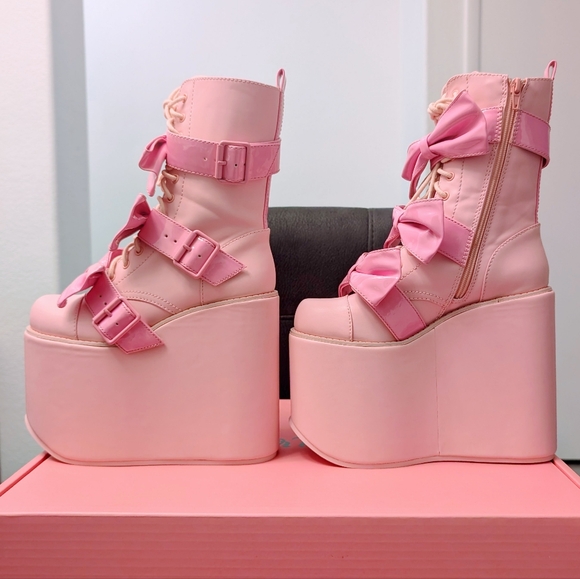 SOLD NIB Sugar Thrillz Big Bow Traitor Boots - Picture 5 of 11